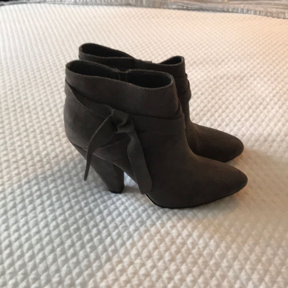 Nine West suede booties - Picture 3 of 8